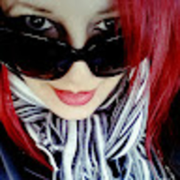 Meet your Posher, Mysti - Picture 1 of 1